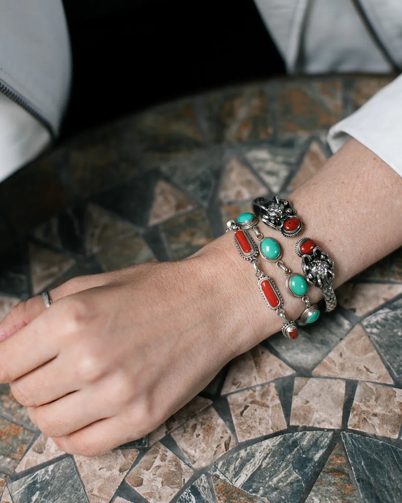 Bracelet with coral