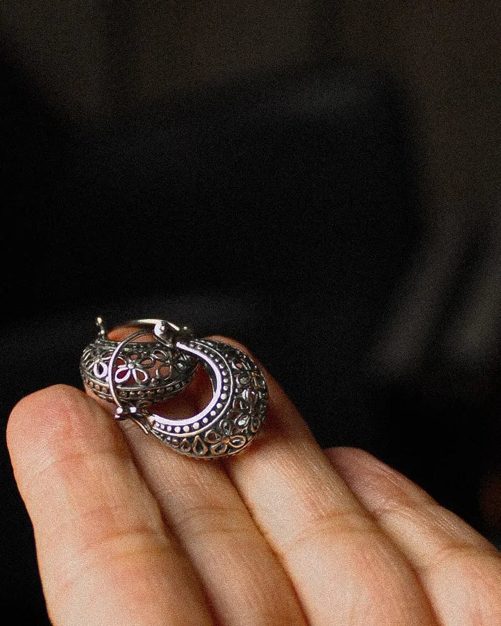 Earrings with flowers