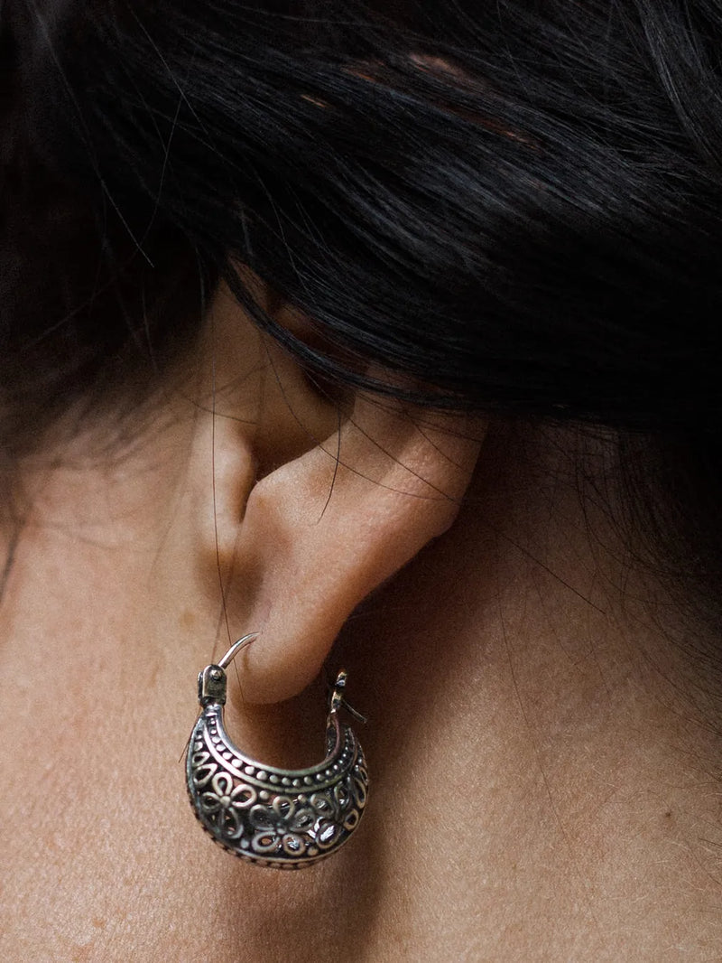 Earrings with flowers