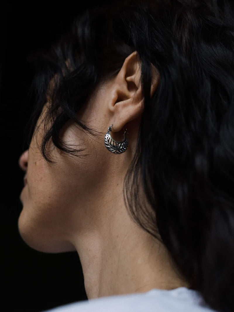 Earrings with leaves