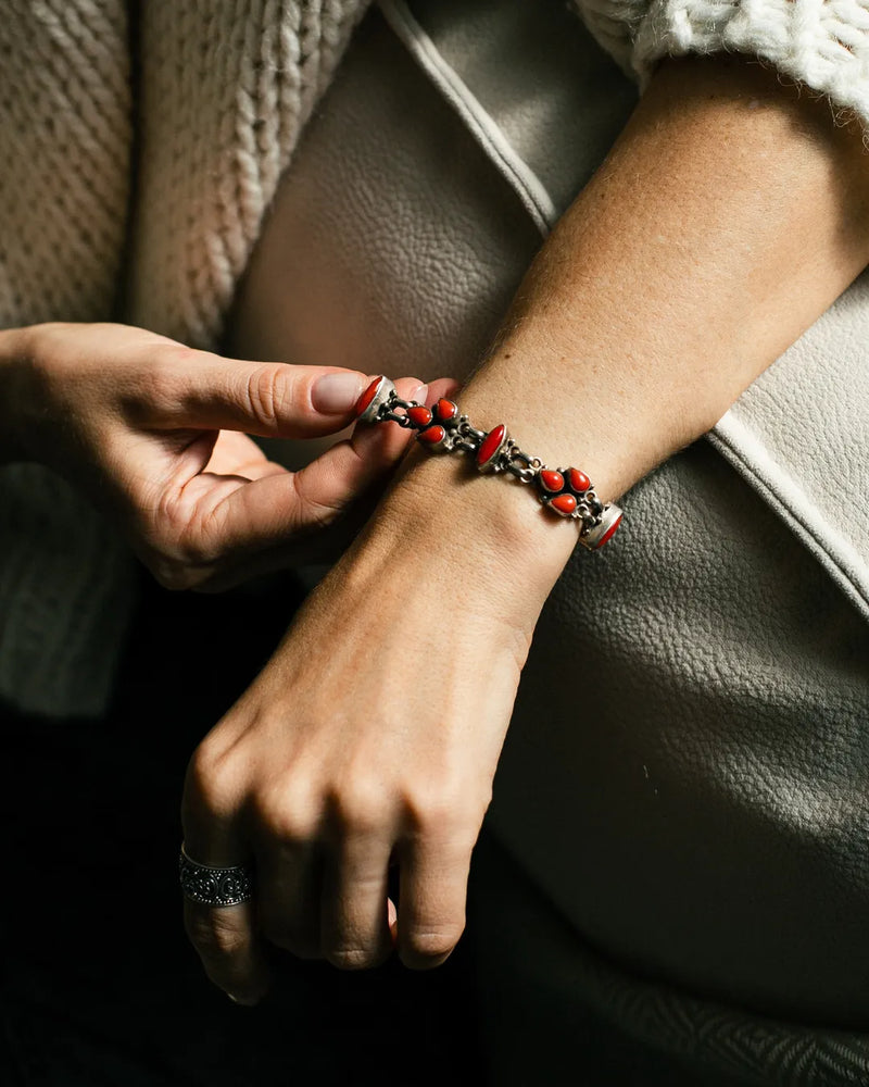 Bracelet with coral