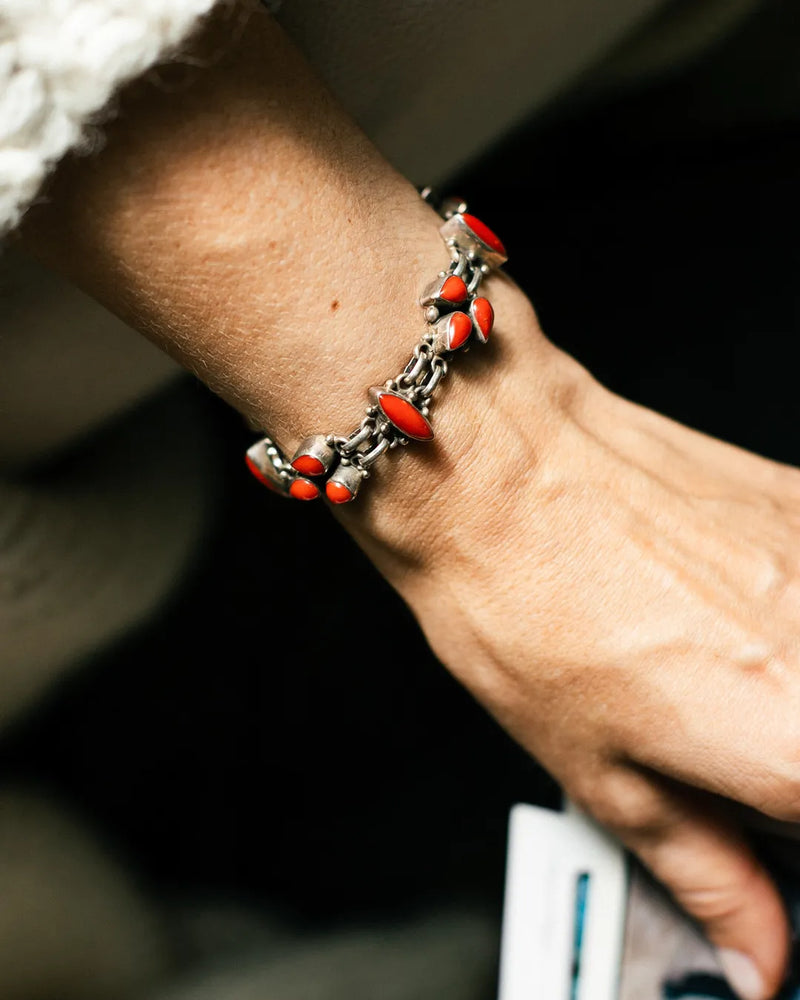 Bracelet with coral