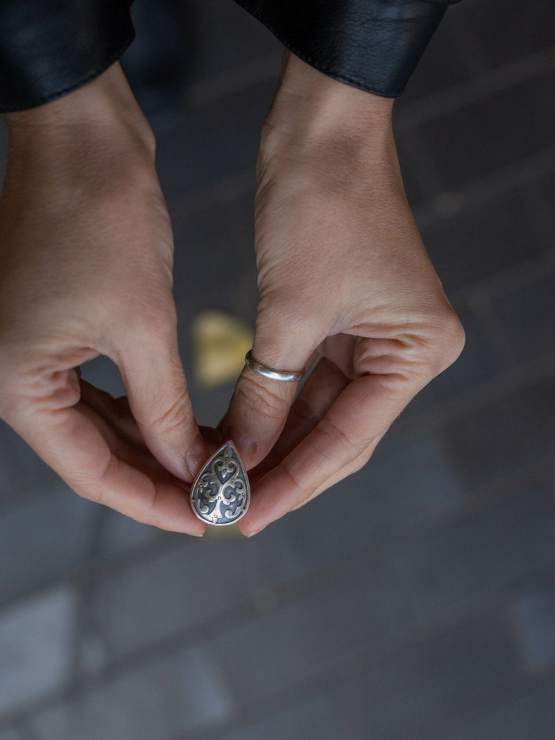 A ring in the shape of an almond seed - jewerly-store-s